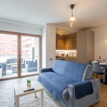 Aurealiving - Trastevere Suite With Rooftop & Gym, Your Place In Рим Екстериор снимка