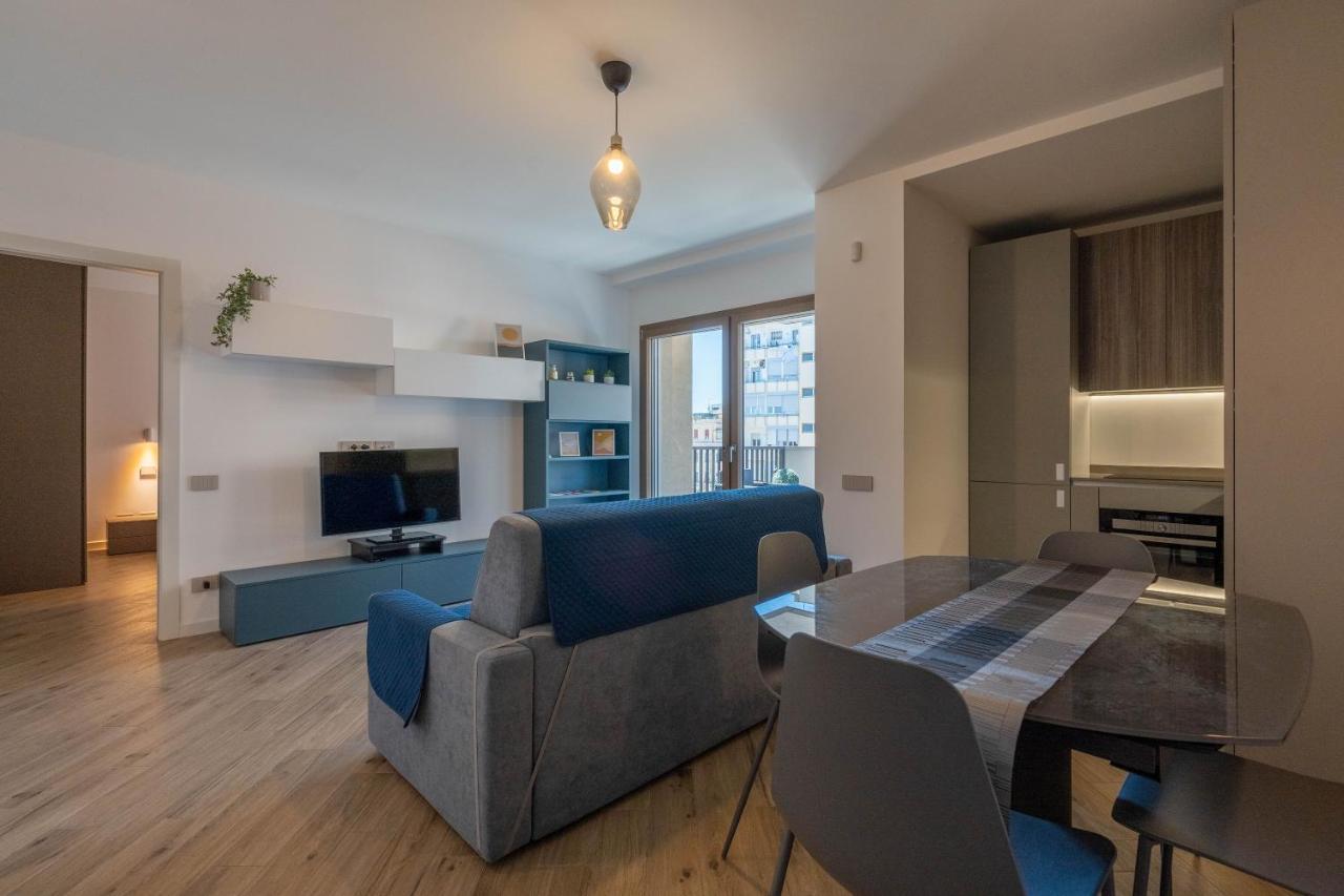 Aurealiving - Trastevere Suite With Rooftop & Gym, Your Place In Рим Екстериор снимка