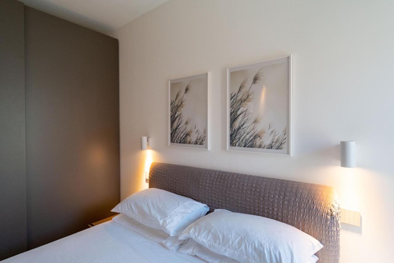 Aurealiving - Trastevere Suite With Rooftop & Gym, Your Place In Рим Екстериор снимка