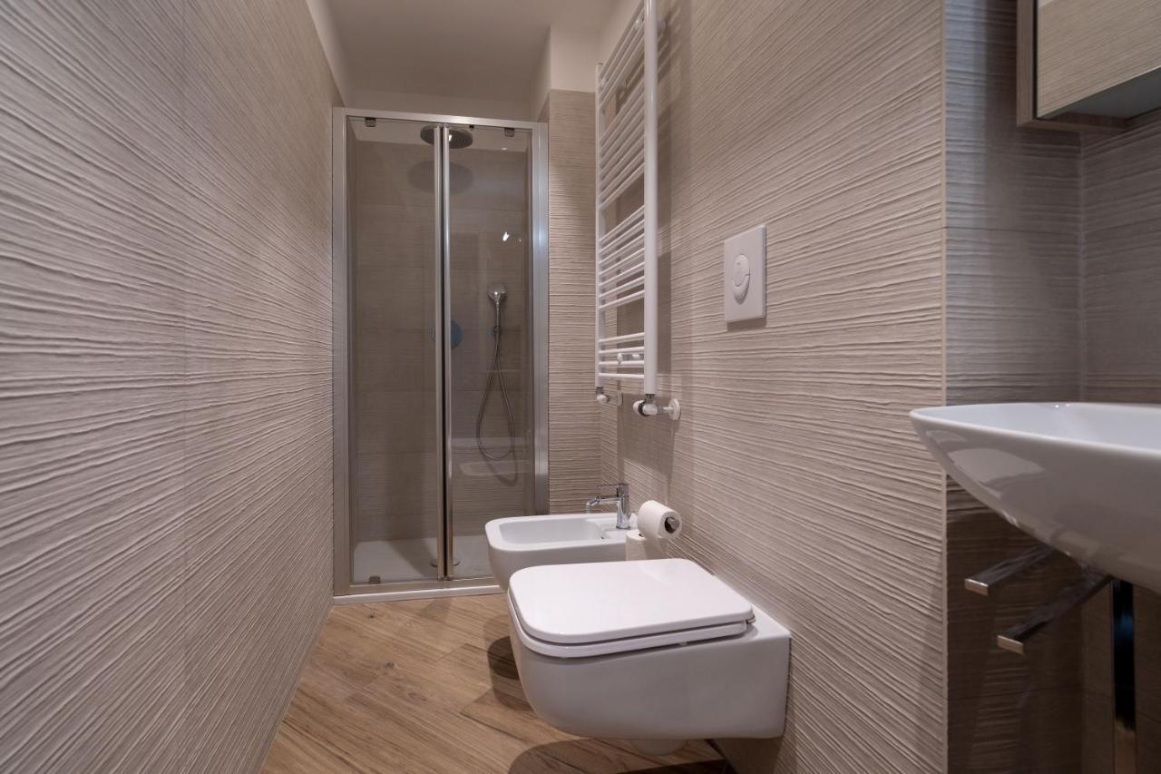 Aurealiving - Trastevere Suite With Rooftop & Gym, Your Place In Рим Екстериор снимка