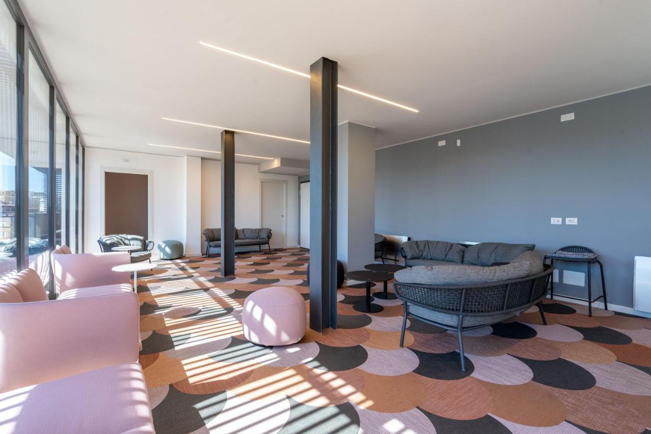 Aurealiving - Trastevere Suite With Rooftop & Gym, Your Place In Рим Екстериор снимка
