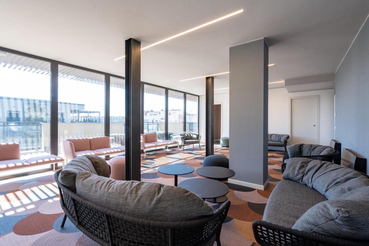 Aurealiving - Trastevere Suite With Rooftop & Gym, Your Place In Рим Екстериор снимка