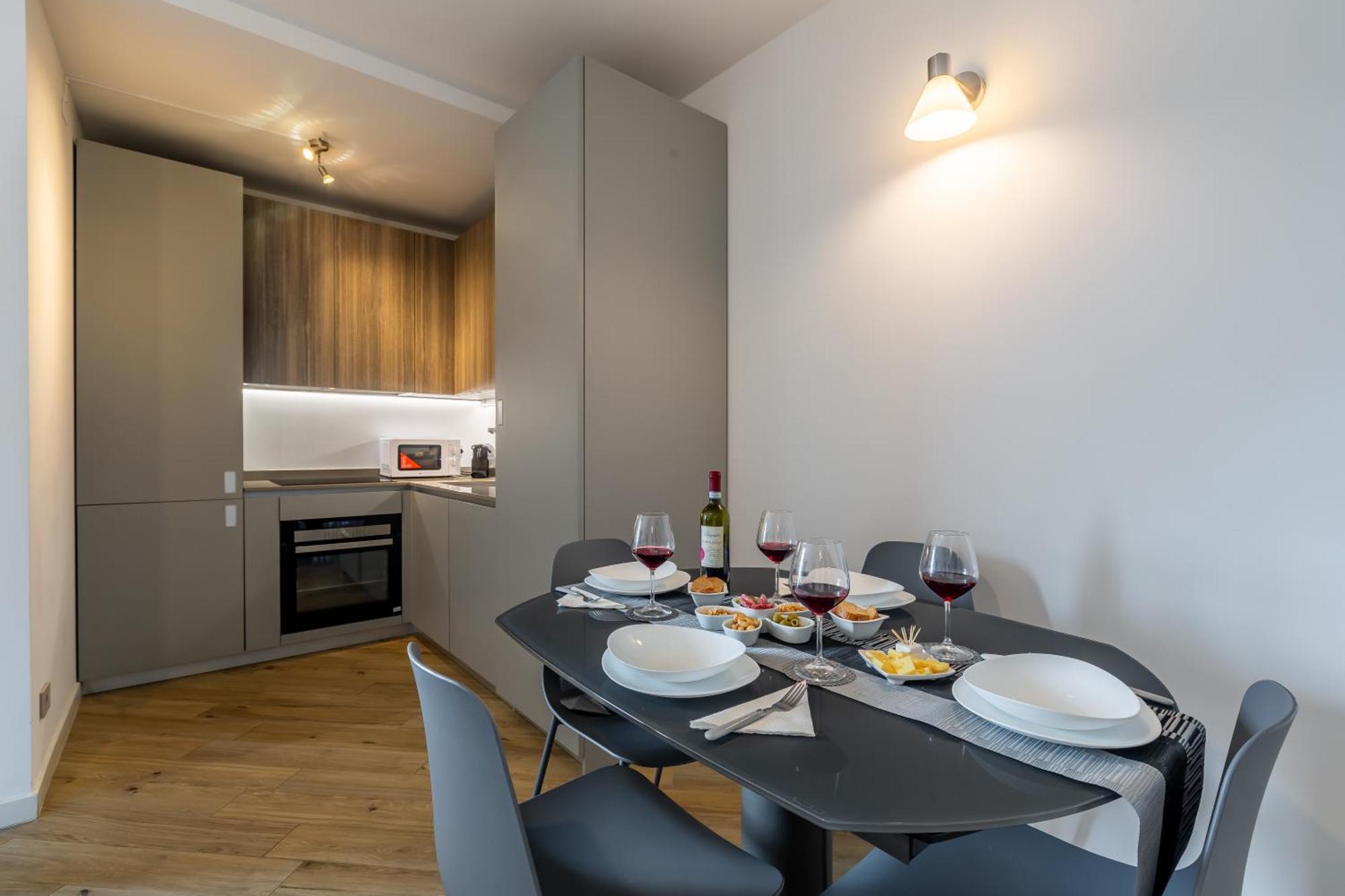 Aurealiving - Trastevere Suite With Rooftop & Gym, Your Place In Рим Екстериор снимка
