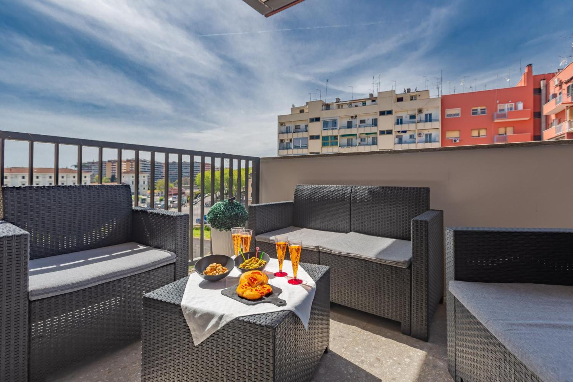 Aurealiving - Trastevere Suite With Rooftop & Gym, Your Place In Рим Екстериор снимка